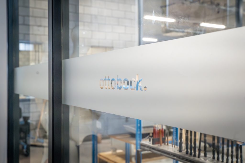 Transformatie 300 m² showroom naar moderne werkplaats Ottobock