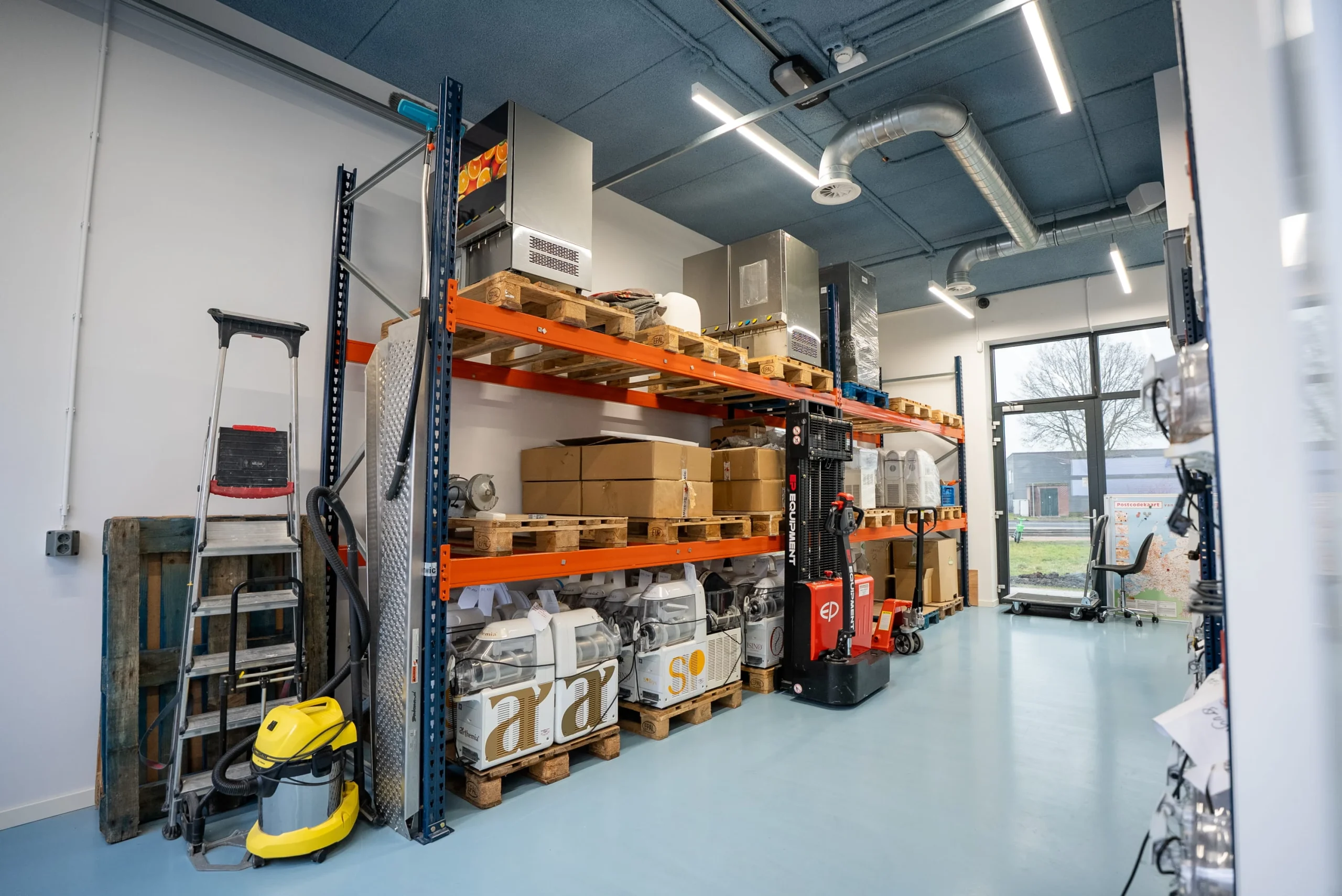 Design: Scanwic Food Services – Van casco pand naar volledig ingerichte werkomgeving